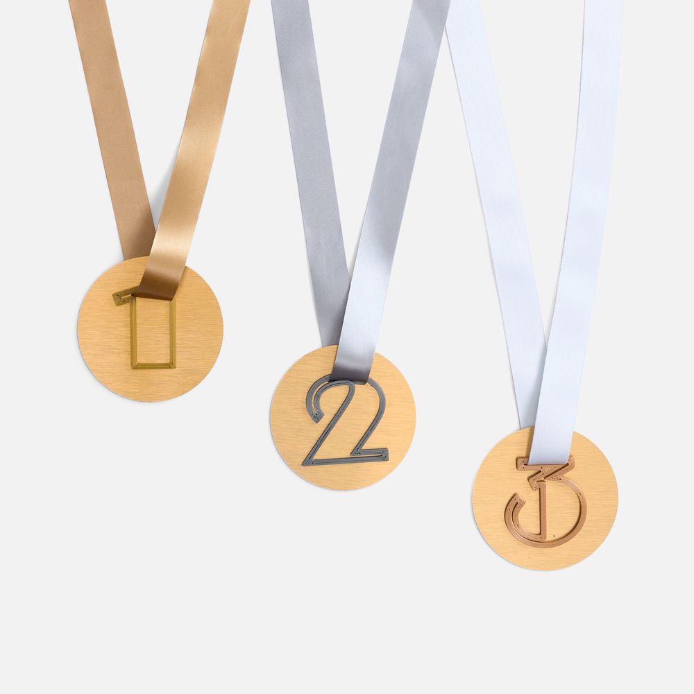 Медаль Fundo, серебристая с 3D-подвеской Symbol — пример нанесения логотипа () | Print Logo