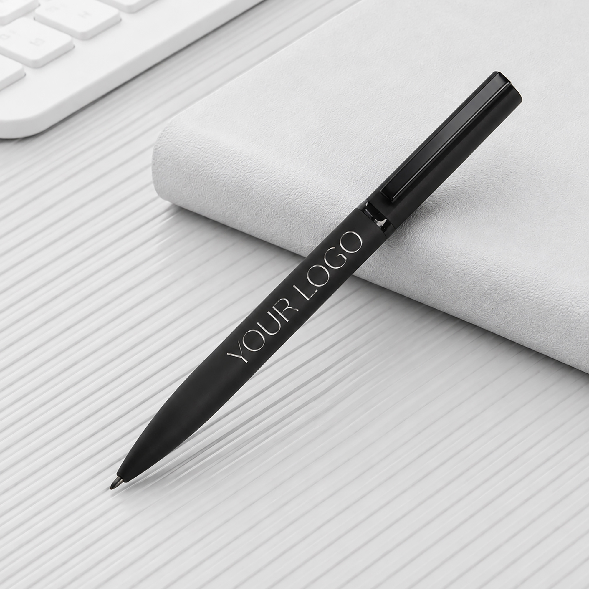 Ручка шариковая металлическая Siegfried Silver soft-touch с зеркальным слоем с логотипом Lettertone | Print Logo