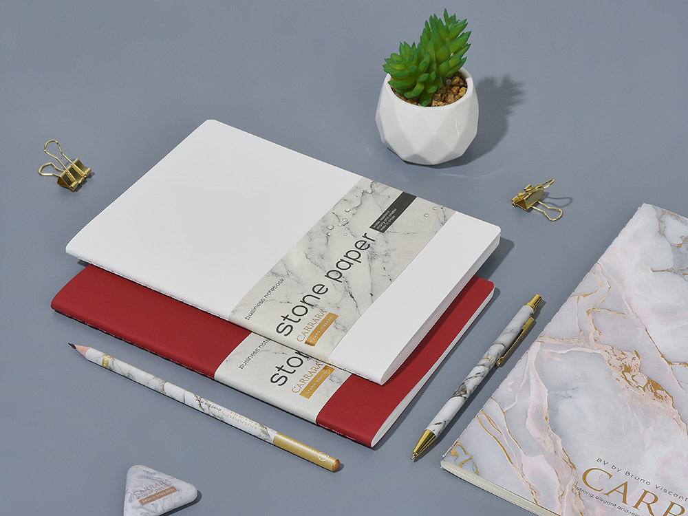 Тетрадь с каменной бумагой А5 Carrara 40 л., линейка, бордовый