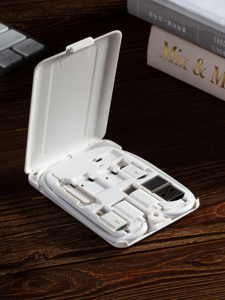 Органайзер с беспроводной зарядкой и набором адаптеров Octopod