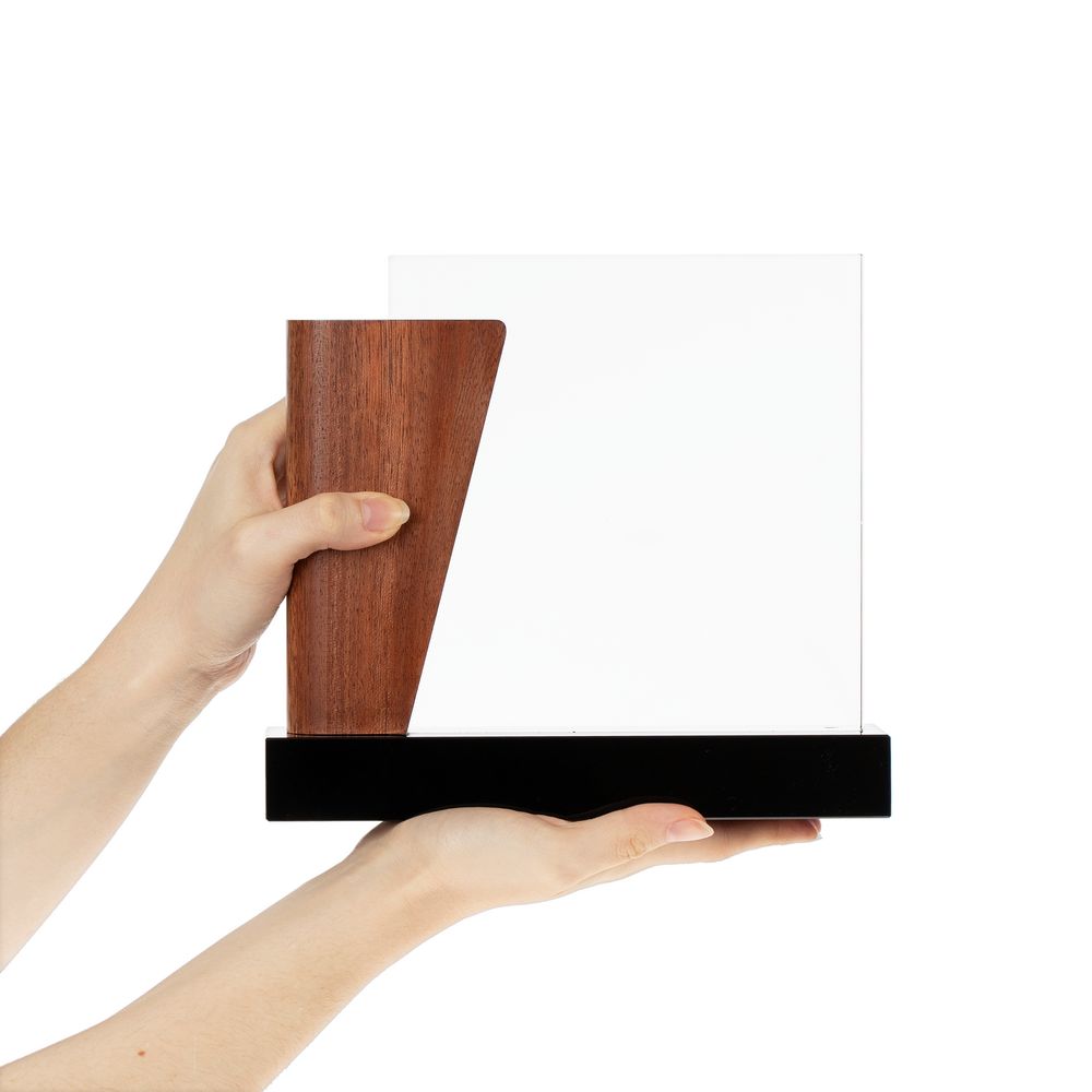 Стела Voitto — пример нанесения логотипа () | Print Logo