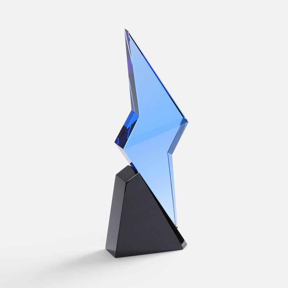 Стела Flash Forward фото на сайте Print Logo.