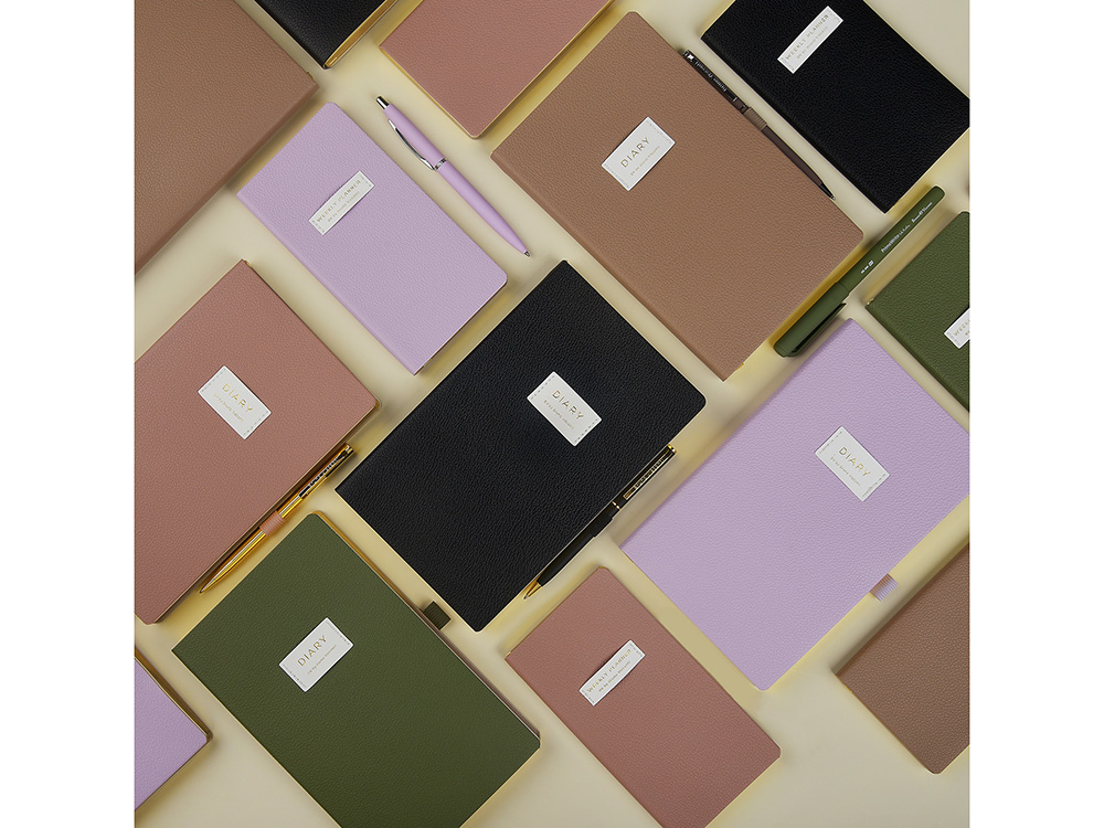 Еженедельник недатированный А6 Morandi. Пыльная роза с нашивкой, пыльно-розовый