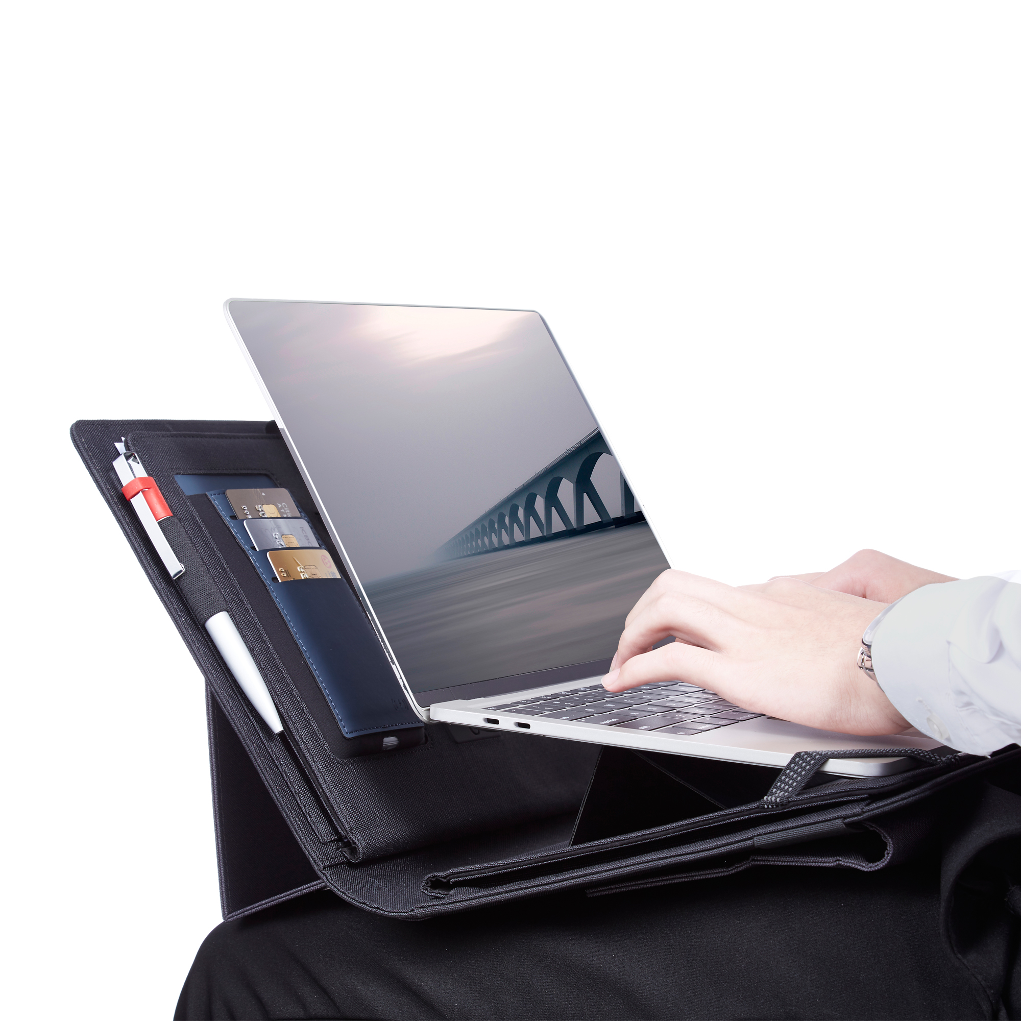 Мобильный офис с беспроводным зарядным устройством 5000 mAh фото на сайте Print Logo.