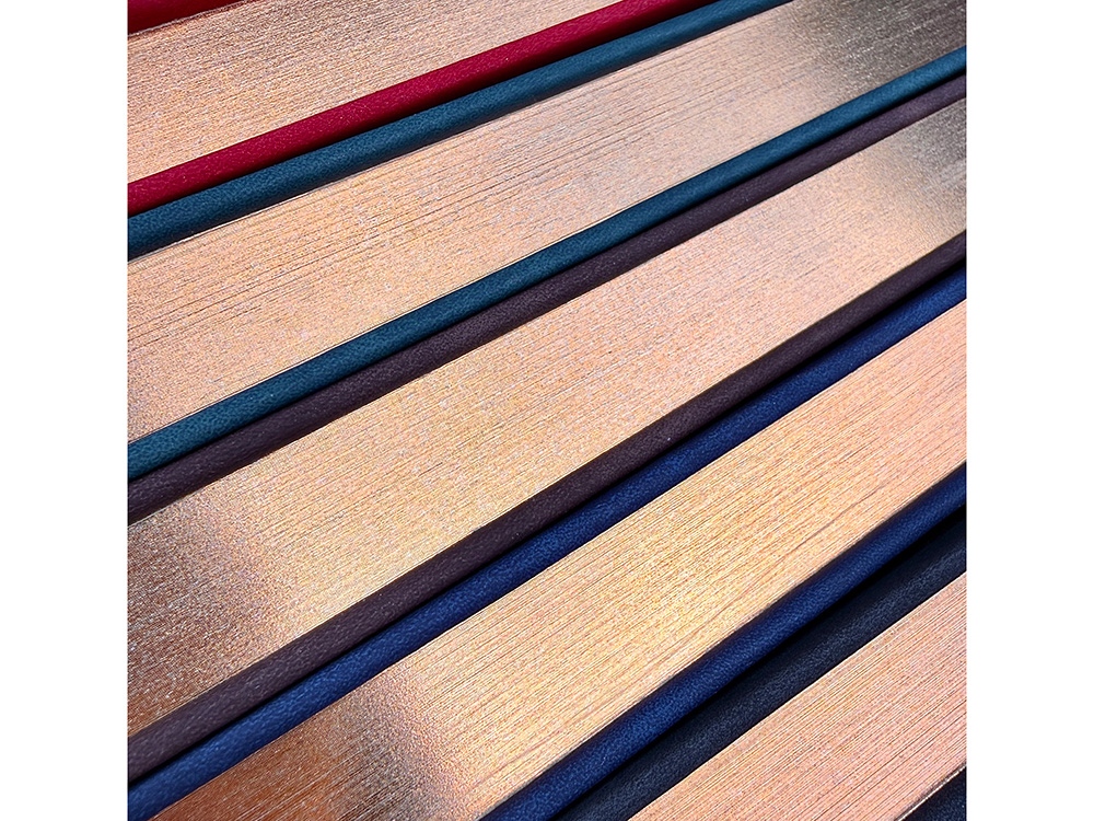 Ежедневник недатированный А5 Royal, красный с бронзовым срезом