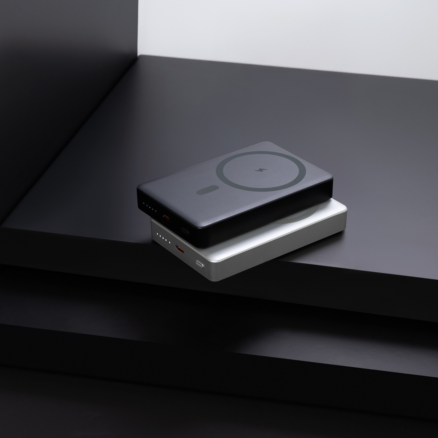 Внешний аккумулятор Атлантис Плюс PD (Atlantis PD Plus) 10000mAh с функцией беспроводной зарядки 15W, черный