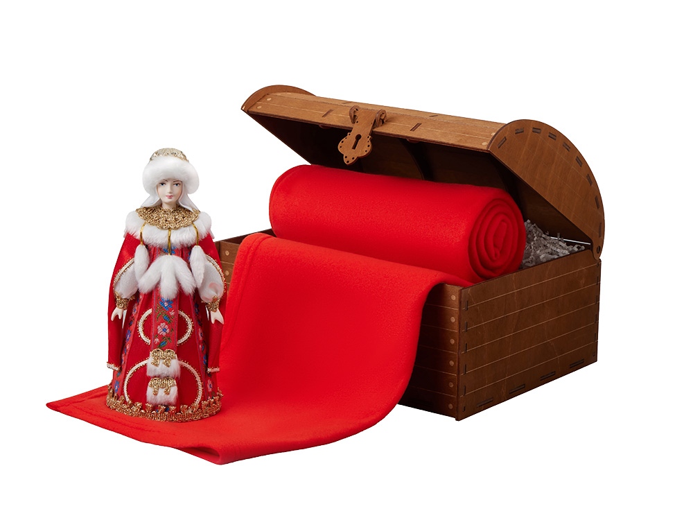 Подарочный набор: кукла фарфоровая, плед флисовый с логотипом  | Print Logo