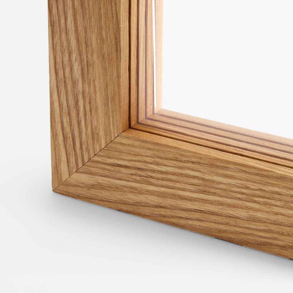 Стела Woodlyn — пример нанесения логотипа (сделано в России) | Print Logo