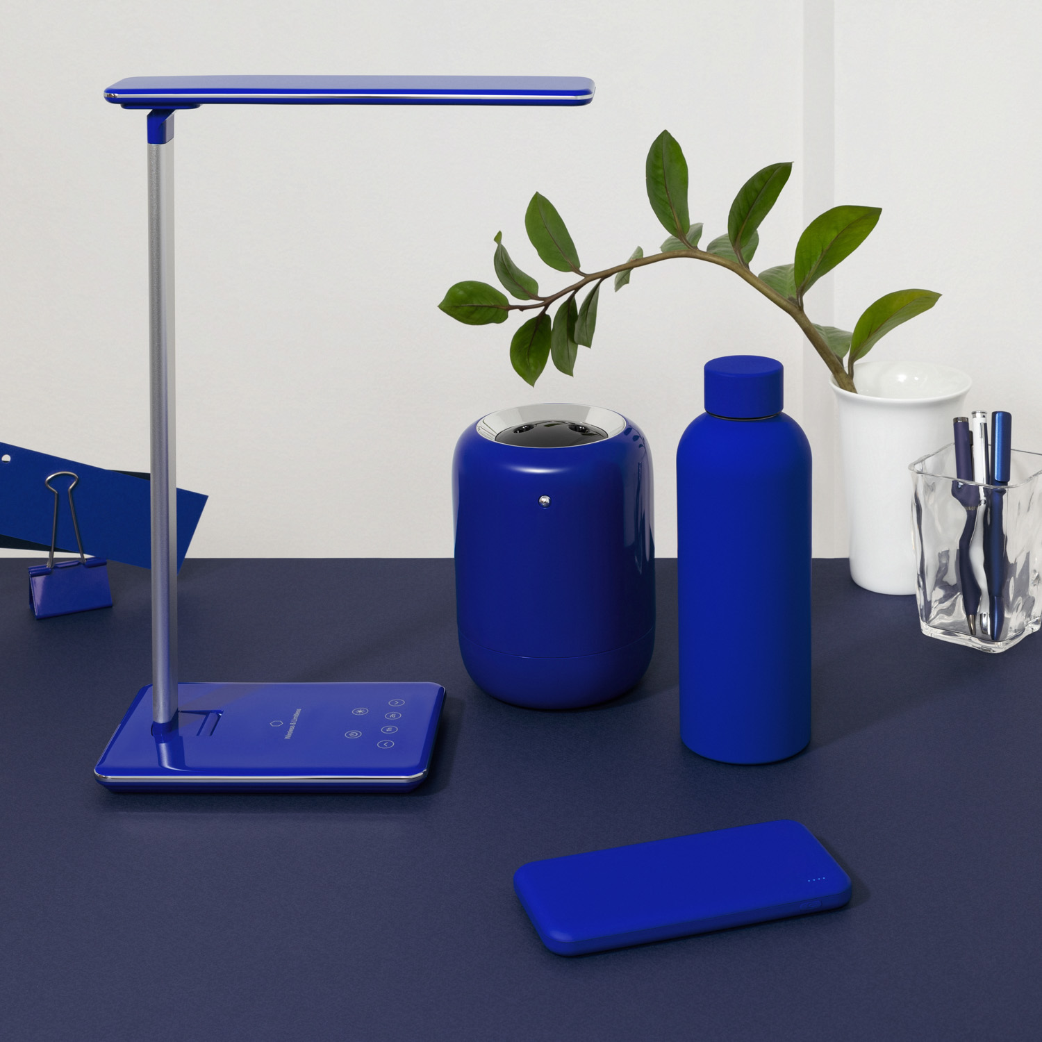 Настольная лампа c беспроводной зарядкой Люмос Ультрамарин (Lumos Ultramarine), синяя