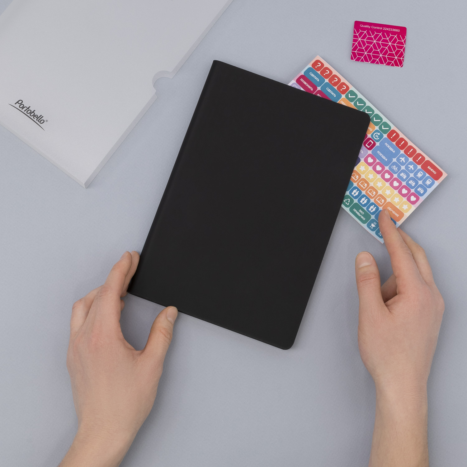 Ежедневник Спарк (Spark) недатированный, черный (с упаковкой, со стикерами)