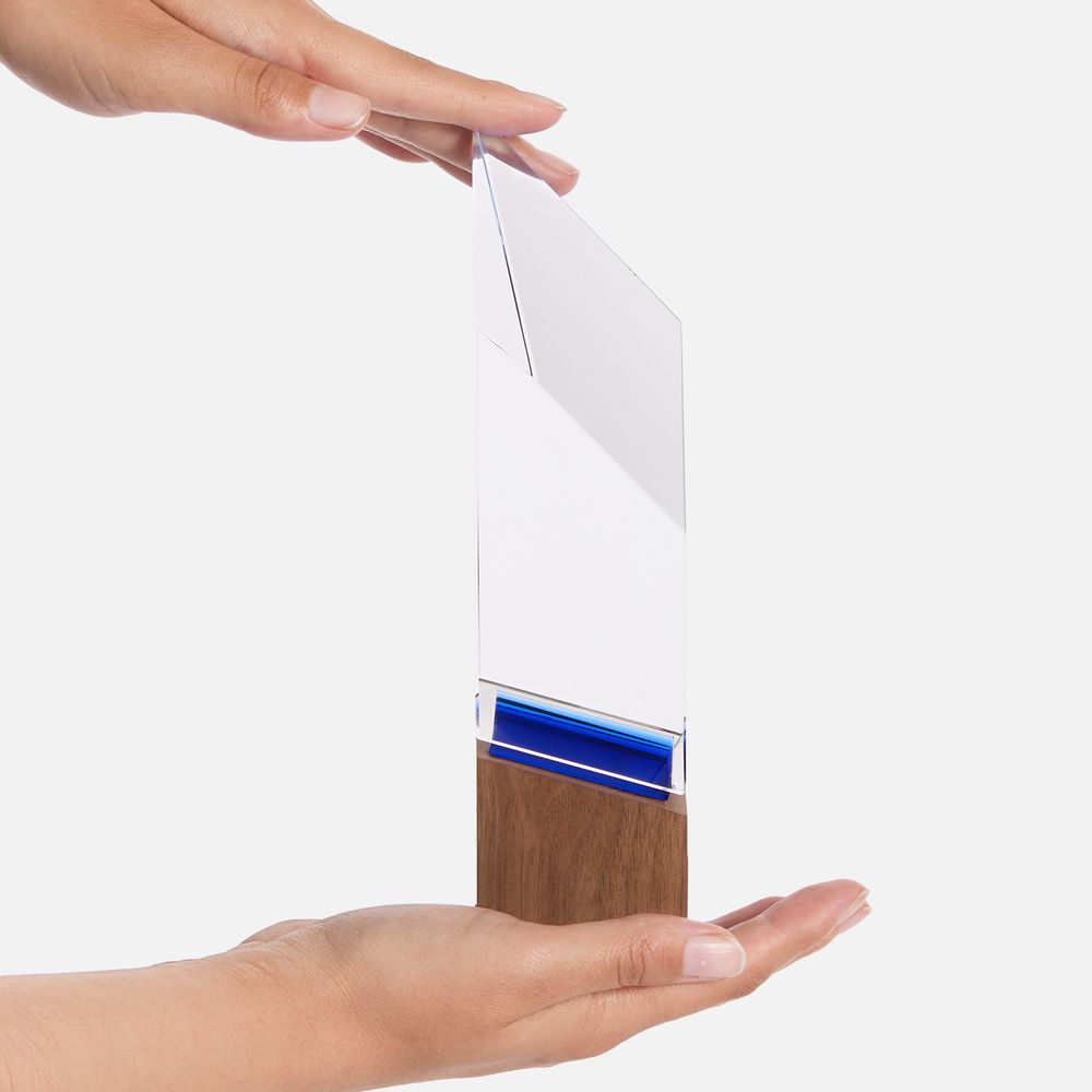 Стела Vincero — пример нанесения логотипа () | Print Logo