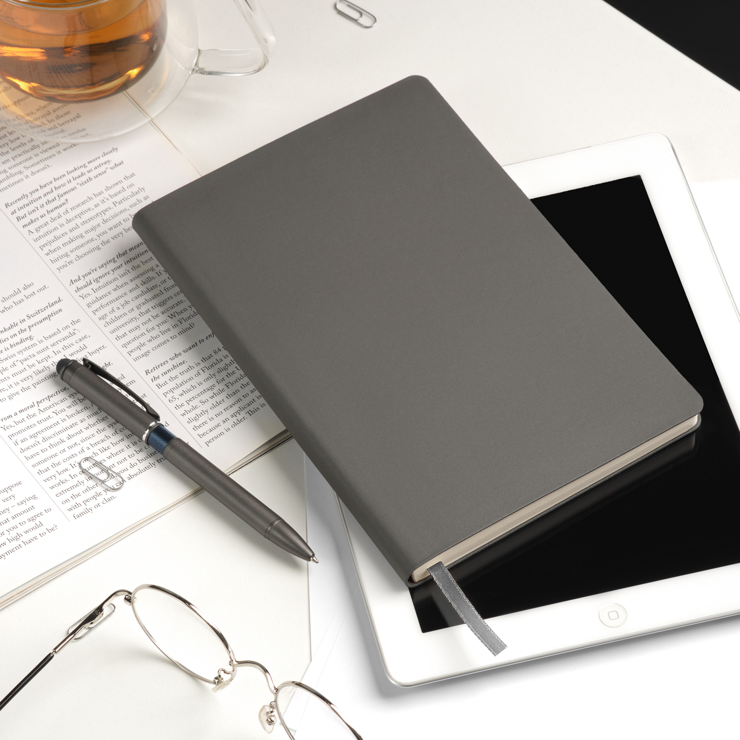 Ежедневник Стар (Star) недатированный, серый (с упаковкой, со стикерами)