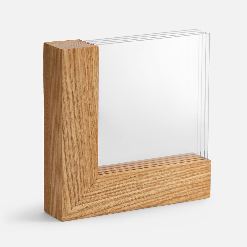 Стела Woodlyn с логотипом сделано в России | Print Logo