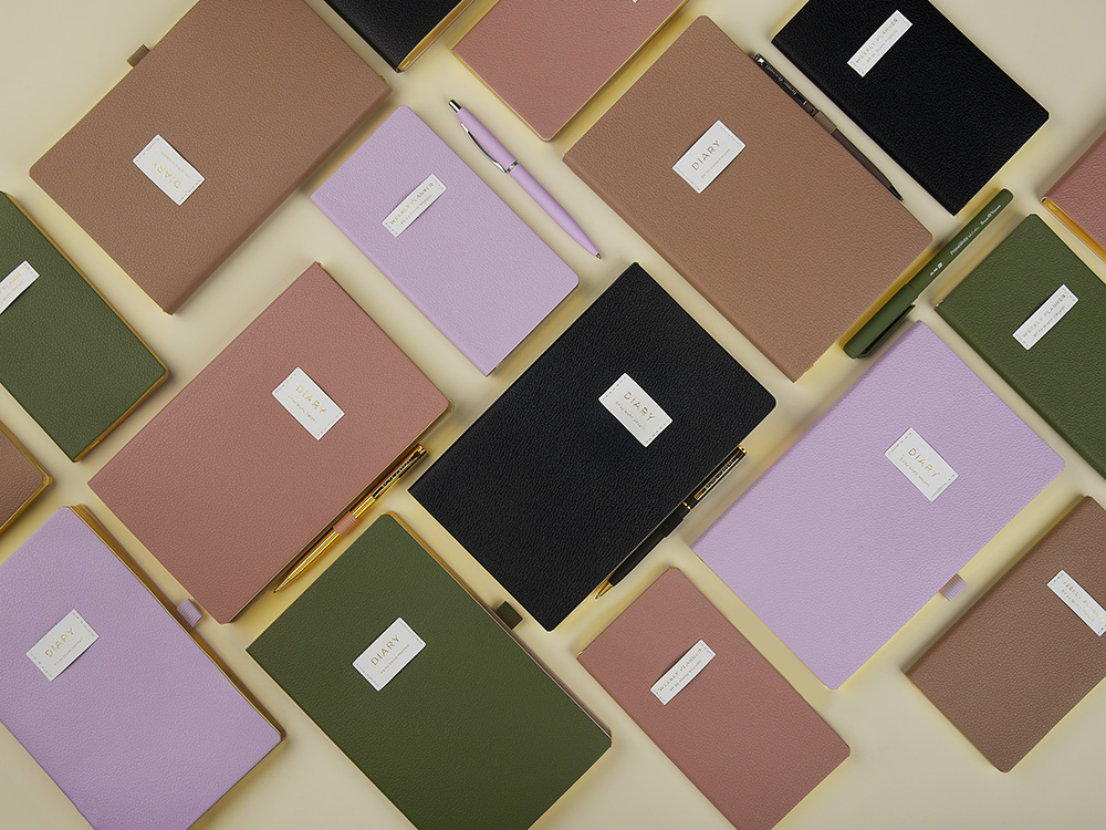 Еженедельник недатированный А6 Verde с нашивкой, зеленый