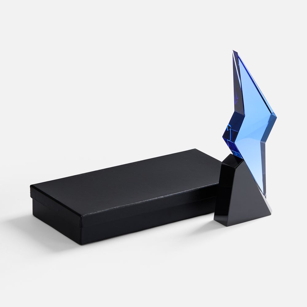 Стела Flash Forward фото на сайте Print Logo.