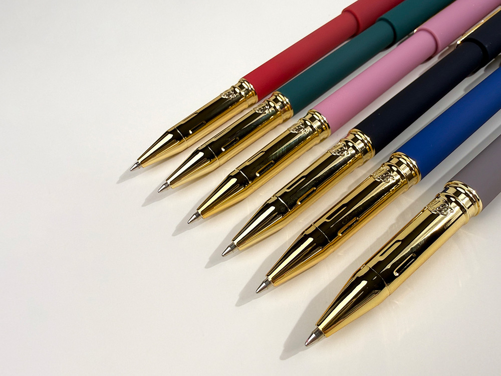 Ручка пластиковая шариковая Parliament, 0,7 мм, синие чернила, черный/золотистый