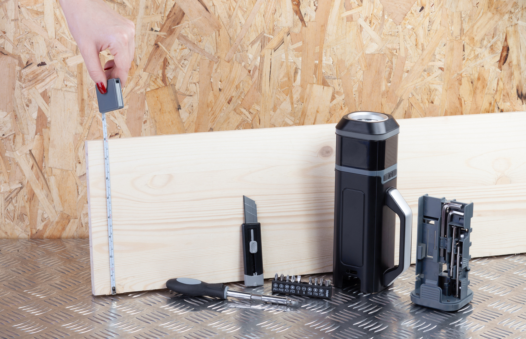 Набор инструментов "Expert" с фонарем фото на сайте  Print Logo.