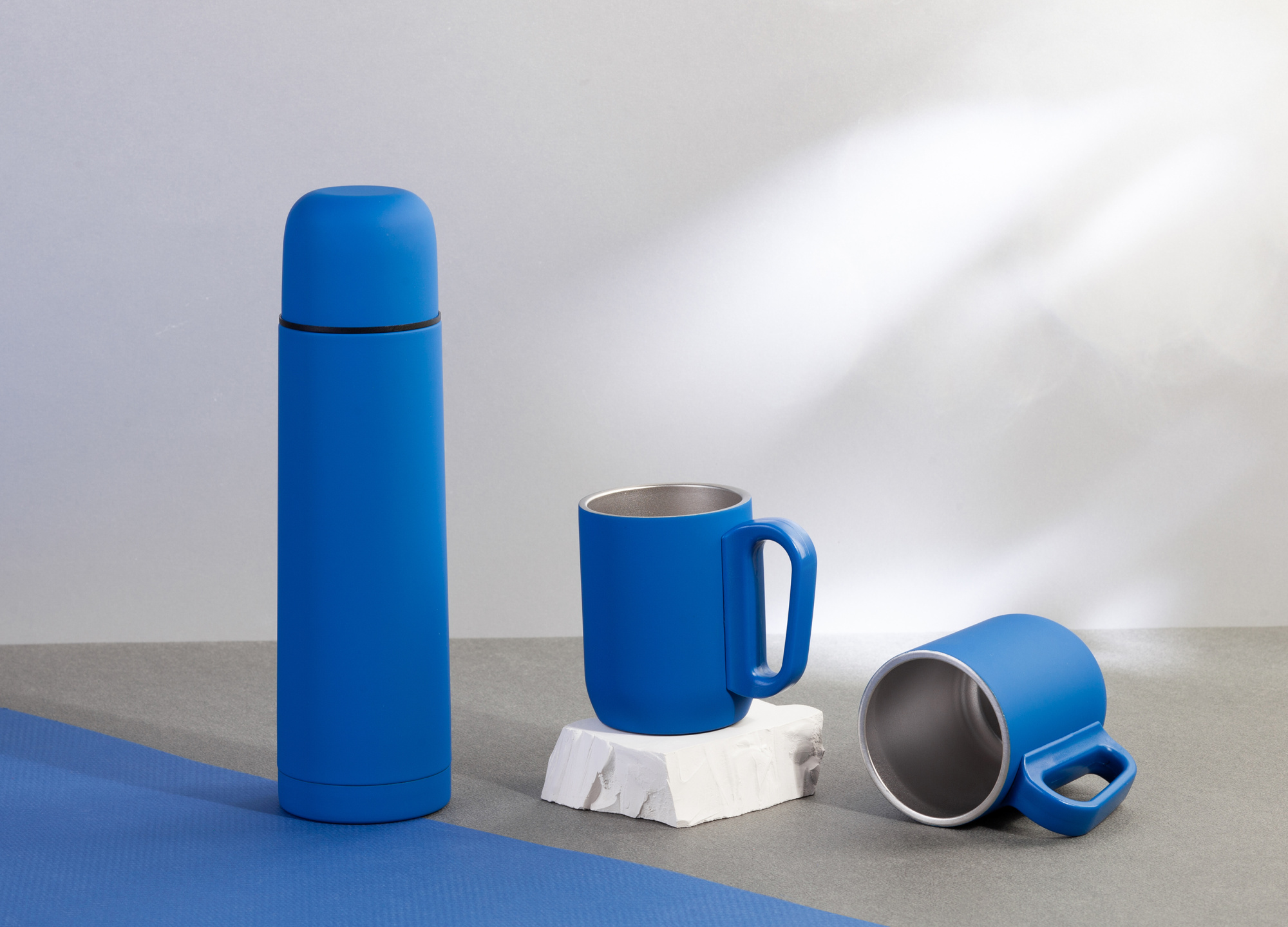 Набор "Гейзер" (термос, 2 кружки), покрытие soft touch фото на сайте Print Logo.